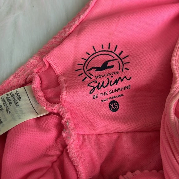 The CUTEST pink bikini from Hollister! Size XS great condition - Picture 5 of 6